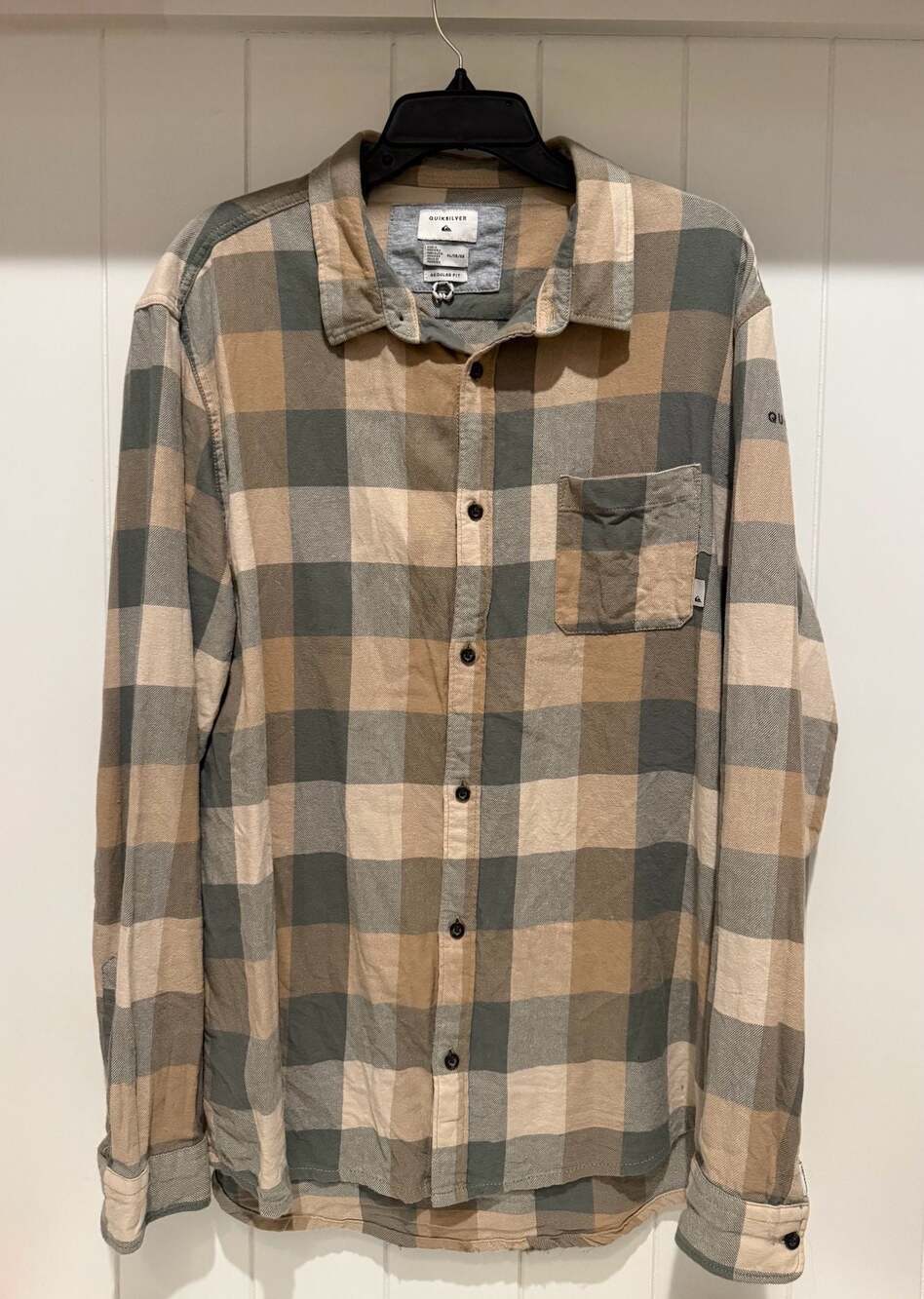 Quiksilver Men's Plaid Flannel Regular Fit Long Sleeve Button-Down Shirt